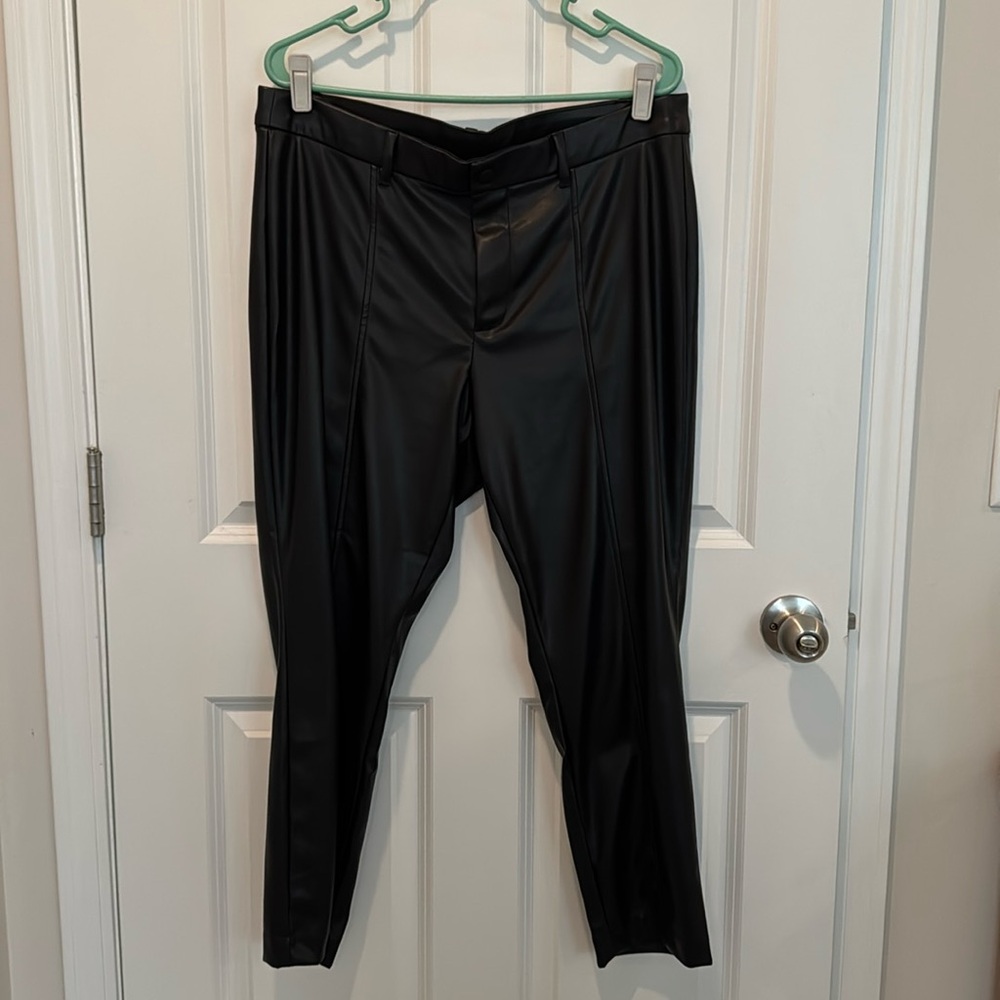 Gap Faux Leather Black Pants (16P)